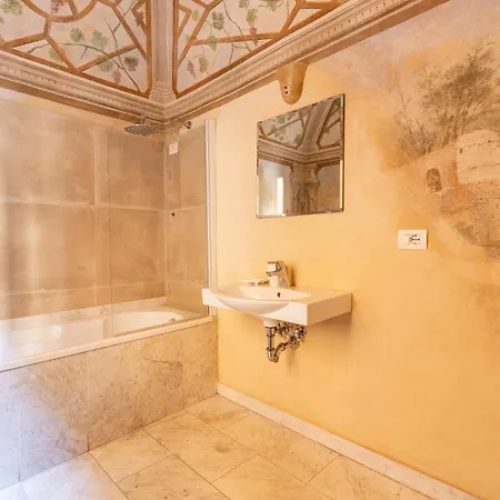 Palazzo Tornaquinci * Florence