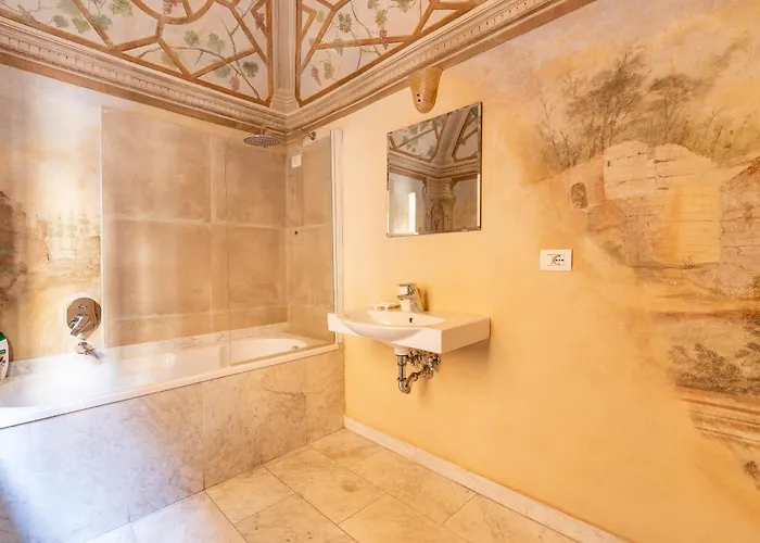 Palazzo Tornaquinci * Firenze