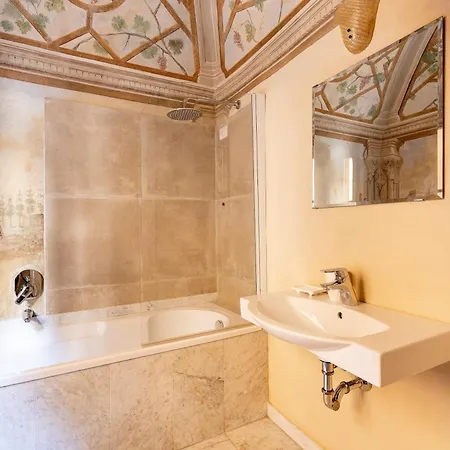 Lejlighed Palazzo Tornaquinci *